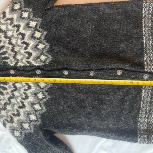 Icelandic Wool Cardigan - Picture 5 of 8